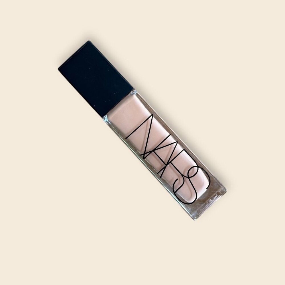 M1.5 NARS Natural Radiant Longwear Foundation, Vallauris, Medium 1.5